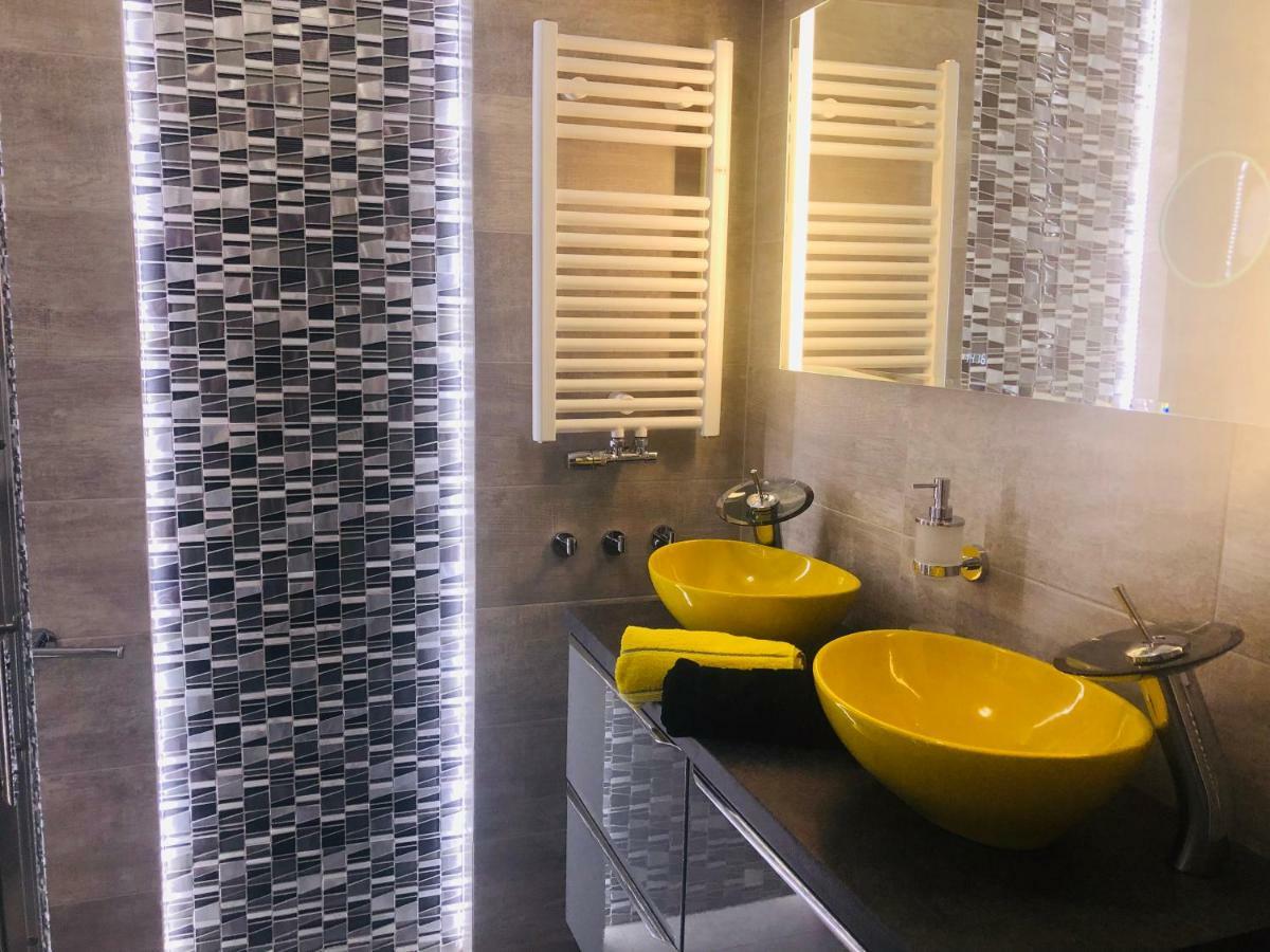 Apartament Elegance Yellow 里沃 外观 照片